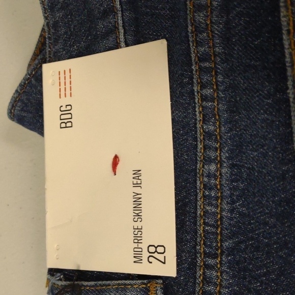 BDG Urban Outfitters MID-RISE Skinny Leg Denim Jeans Size 28 NWT🔖 - Picture 14 of 16